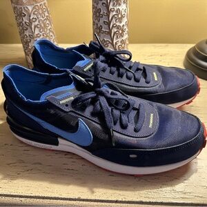 Nike Waffle One SE Sneakers Eugene, Oregon in Navy Blue/Light Blue Classic